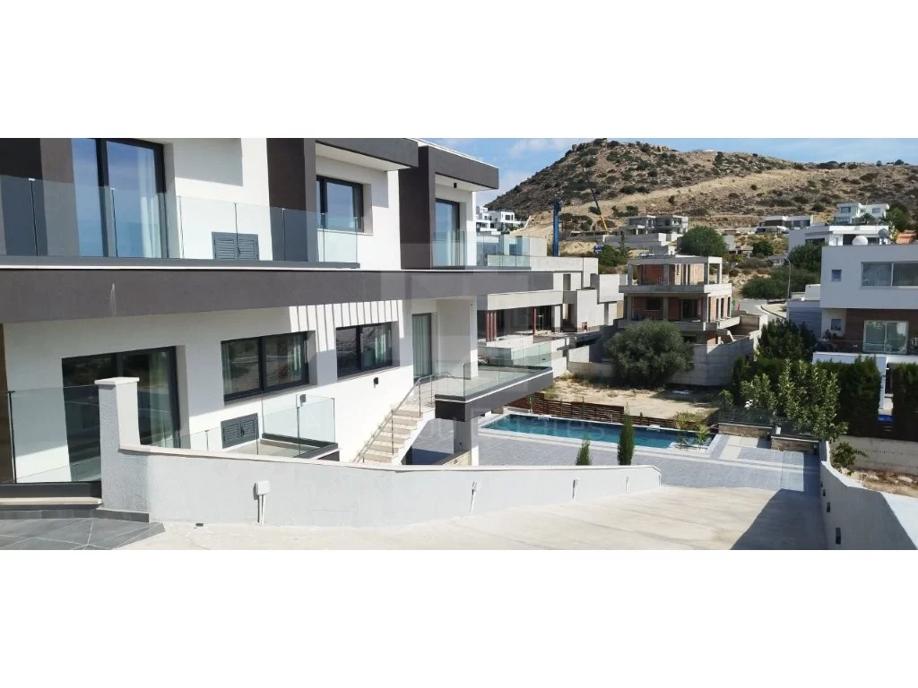 5-bed house in Agios Athanasios photo 6