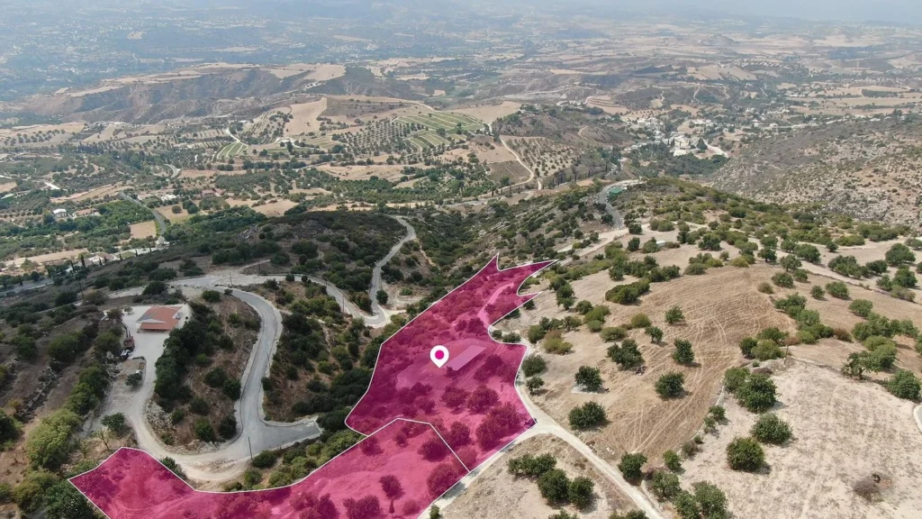 14,047m² Plot for Sale in Peristerona Pafou, Paphos District
