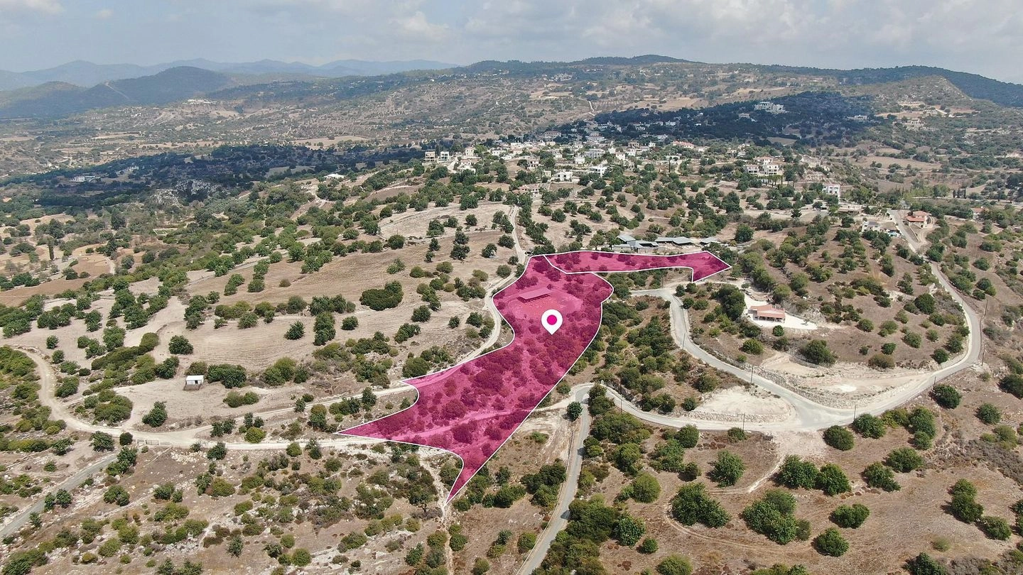 14,047m² Plot for Sale in Peristerona Pafou, Paphos District
