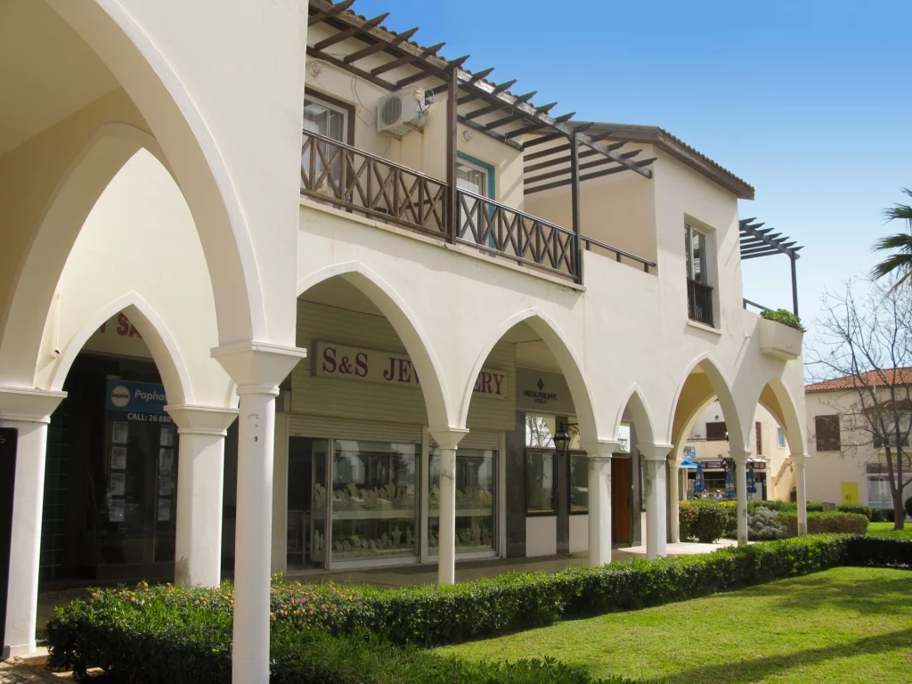 Shop unit for sale in Limnaria Westpark, Kato Paphos photo 1