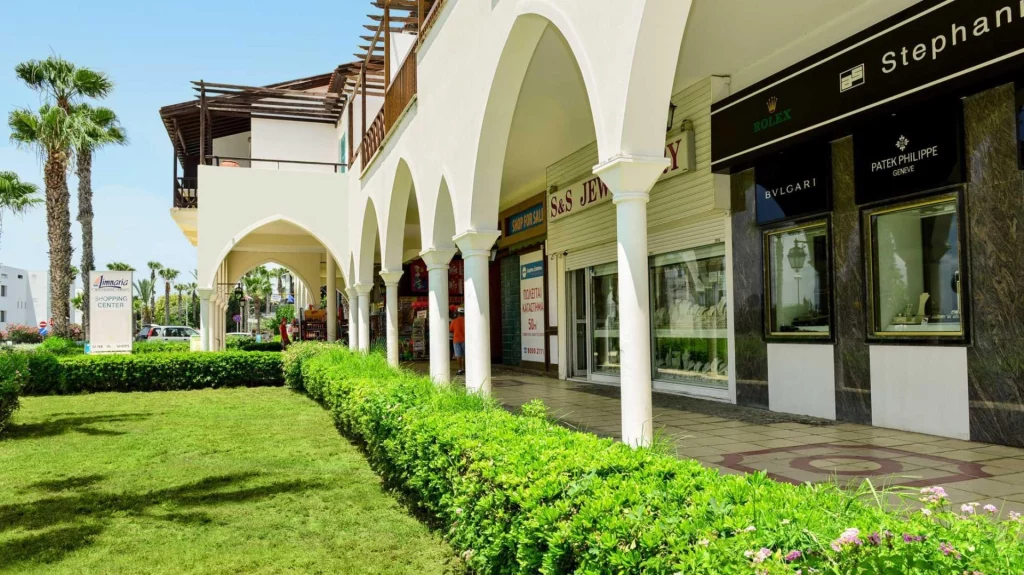 Shop unit for sale in Limnaria Westpark, Kato Paphos photo 2