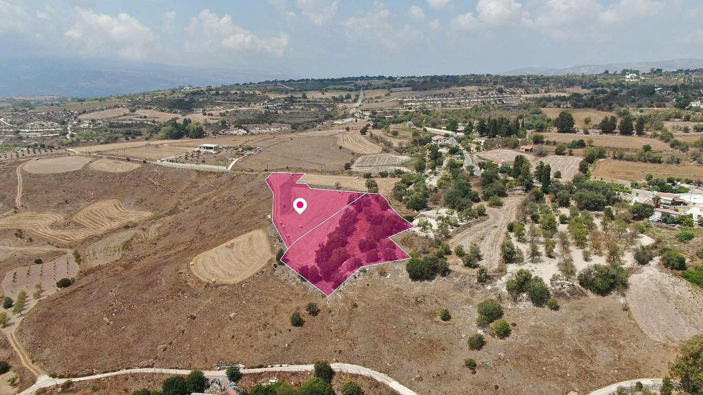 9,365m² Plot for Sale in Paphos District