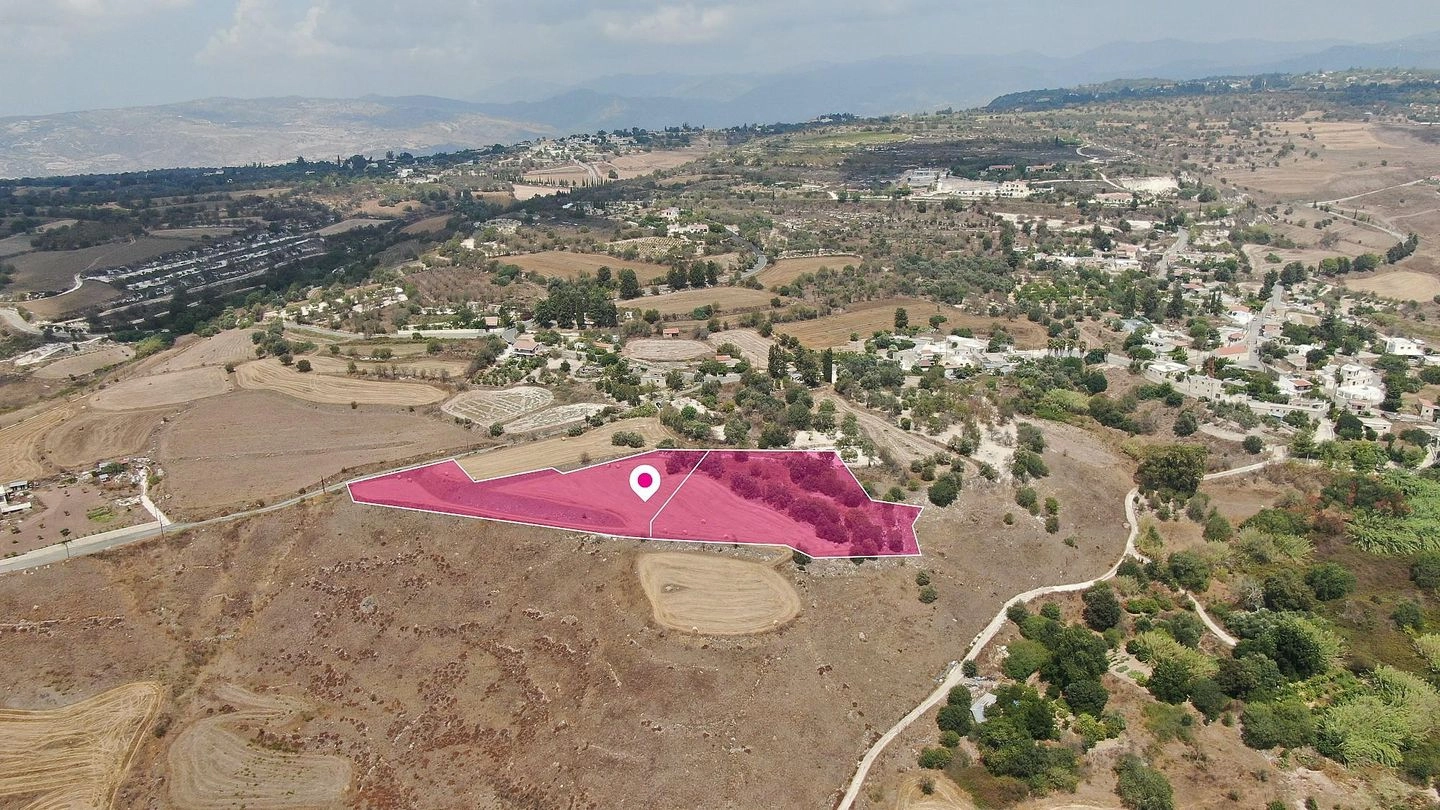 9,365m² Plot for Sale in Paphos District