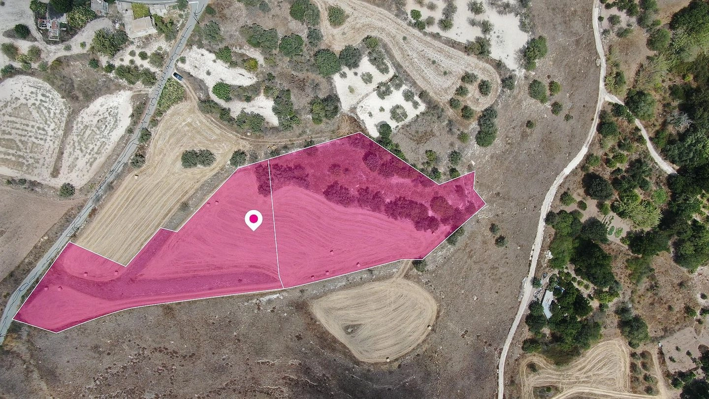 9,365m² Plot for Sale in Paphos District