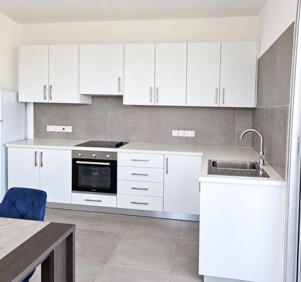 2-bed apartment with covered parking in Engomi, Nicosia photo 3