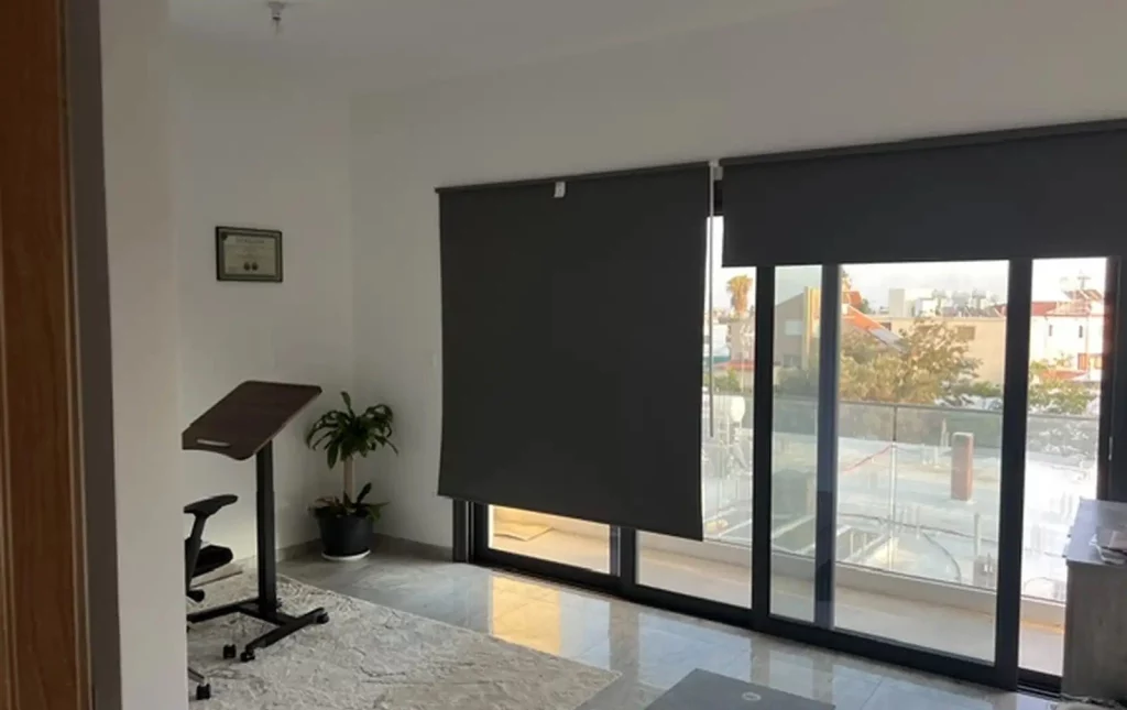 3-bed furnished apartment with balcony in Kato Polemidia photo 3
