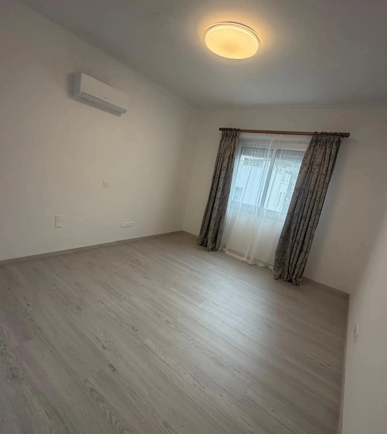 3 Bedroom Apartment for Rent in Agios Tychonas, Limassol District