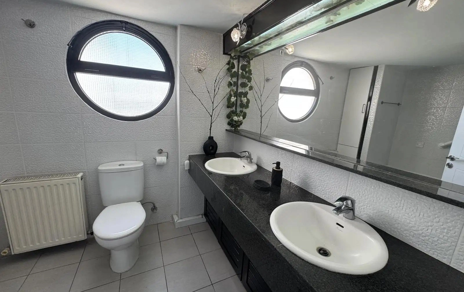 4 Bedroom Apartment for Rent in Engomi, Nicosia District