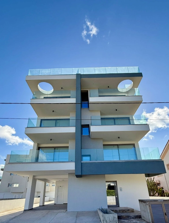 650m² Building for Sale in Limassol District