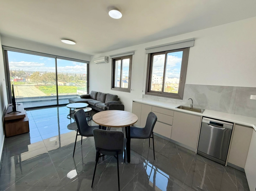 650 m² six-apartment building for sale in Kato Polemidia photo 2