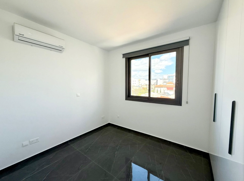 650 m² six-apartment building for sale in Kato Polemidia photo 9