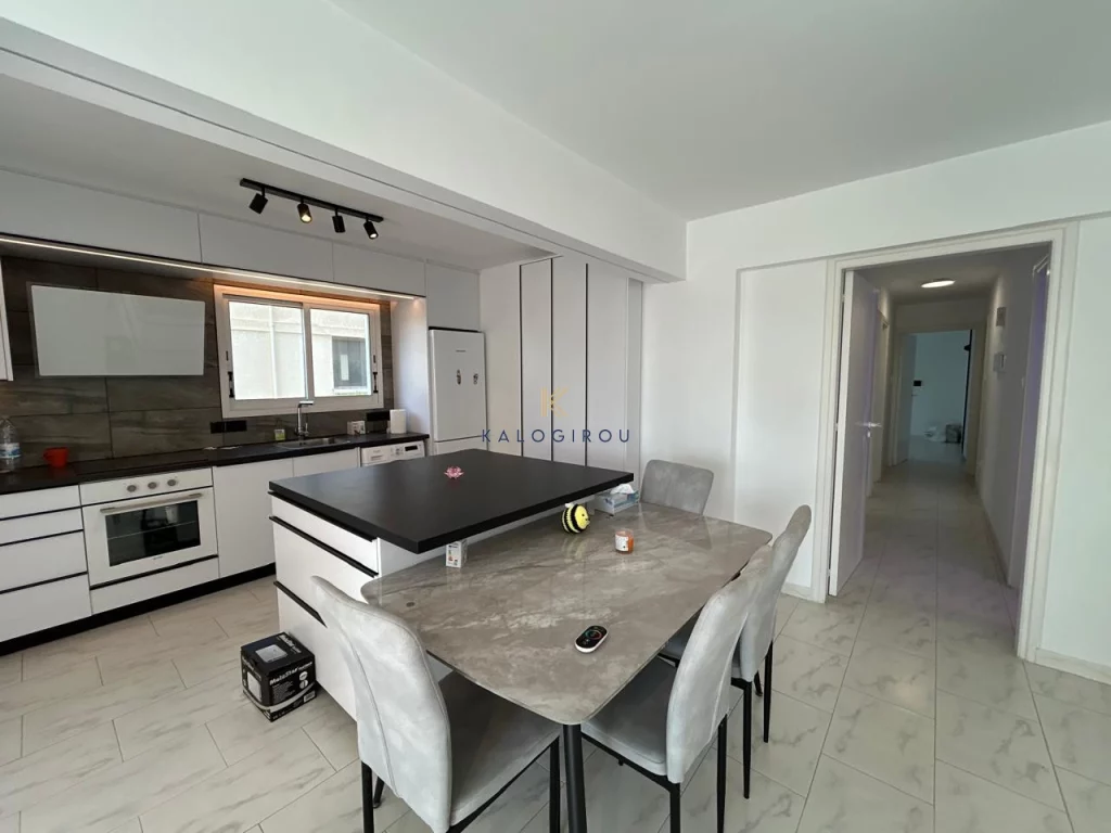 3-bed renovated apartment in Mc Donalds Drive Thru area, Larnaca photo 2