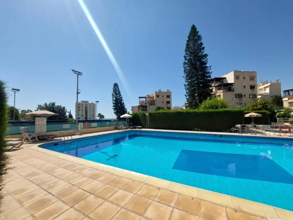 3-bed furnished apartment with veranda near Agios Tychonas beach photo 5