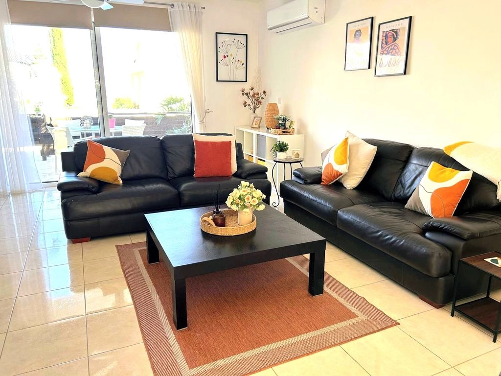 2-bed townhouse with communal pools in Argaka photo 12