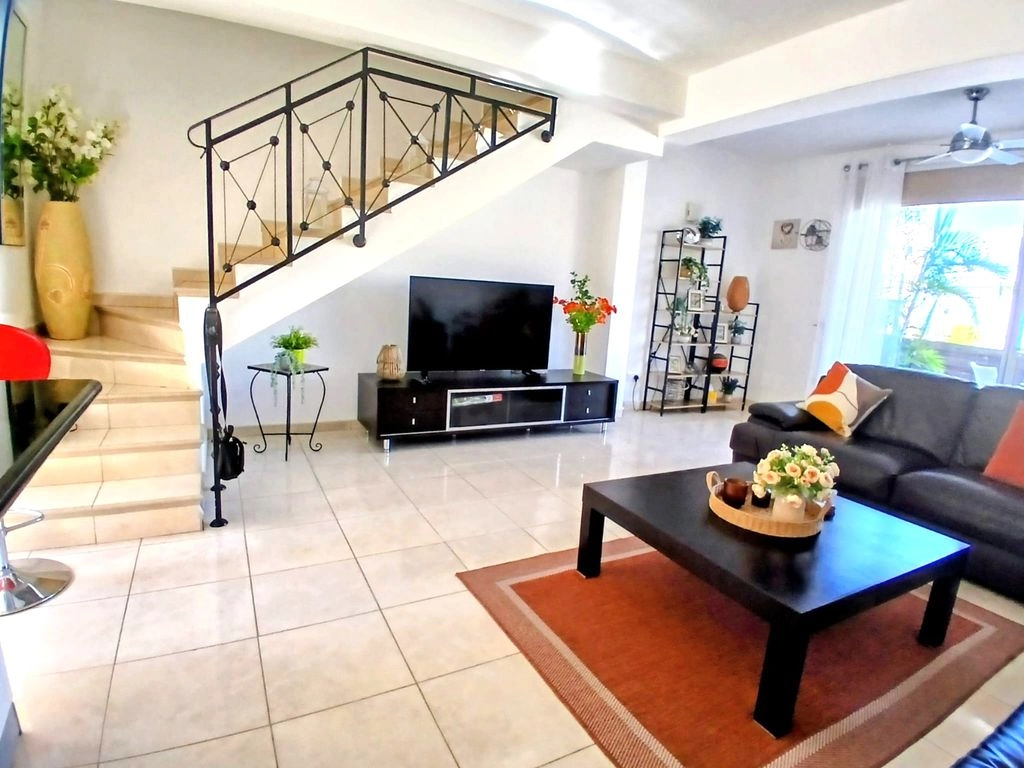 2-bed townhouse with communal pools in Argaka photo 13