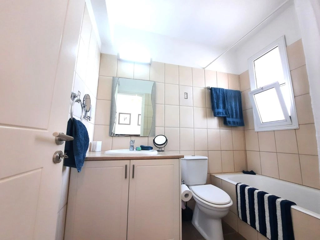 2-bed townhouse with communal pools in Argaka photo 24