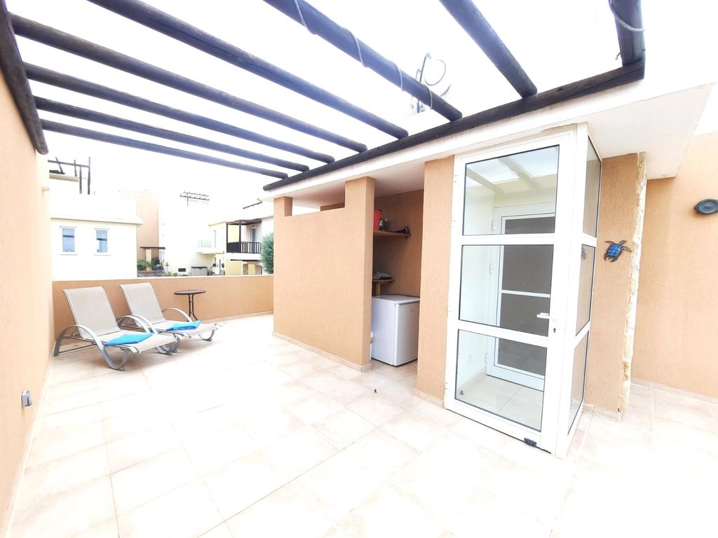 2-bed townhouse with communal pools in Argaka photo 28