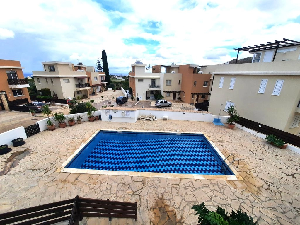 2-bed townhouse with communal pools in Argaka photo 34