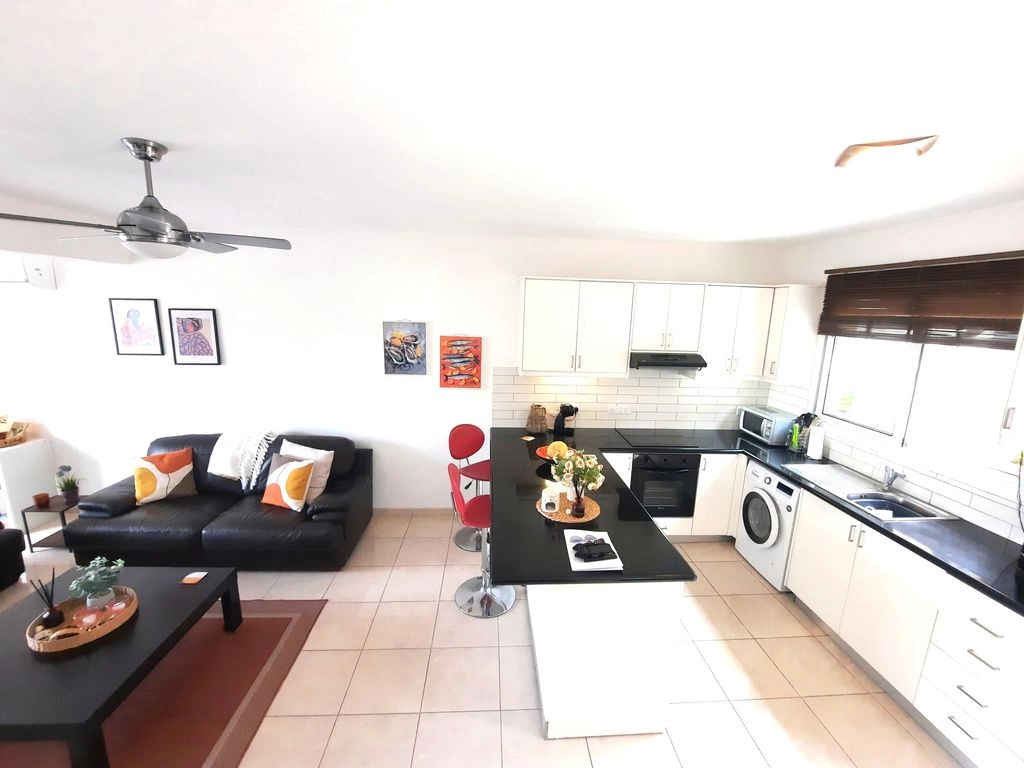 2-bed townhouse with communal pools in Argaka photo 9