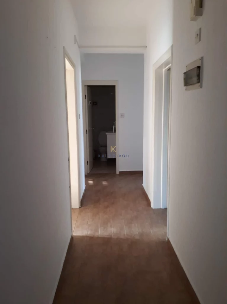 3-bed renovated apartment in New Marina-Port, Larnaca photo 6