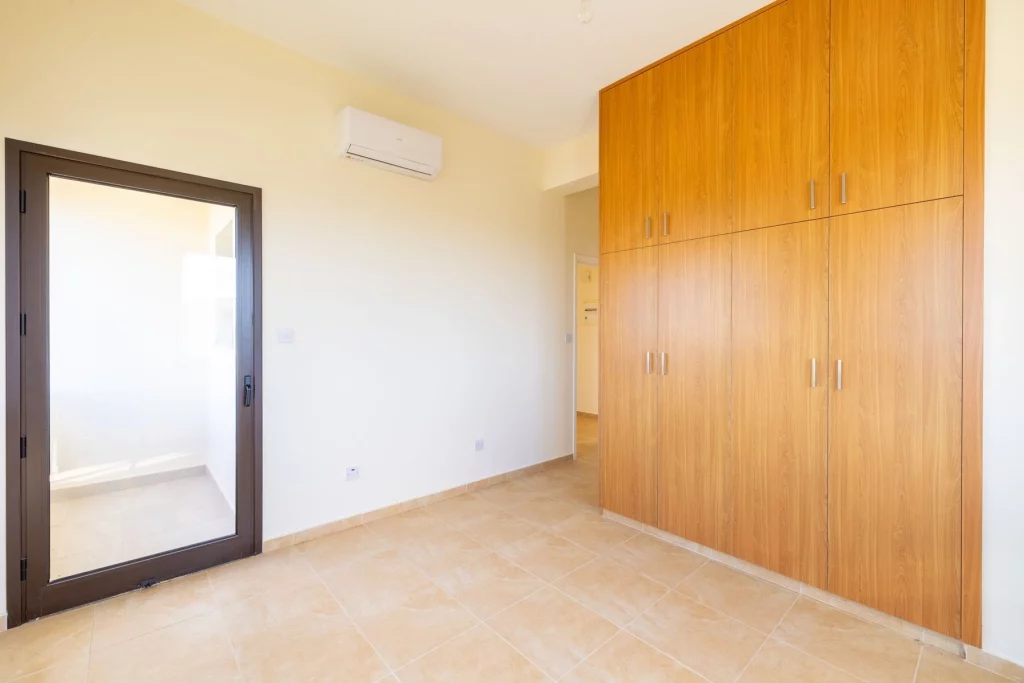 4-bed villa with pool and sea views in Kouklia photo 16