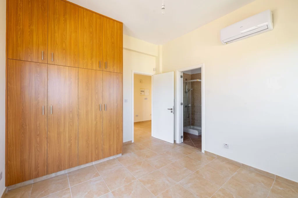 4-bed villa with pool and sea views in Kouklia photo 19