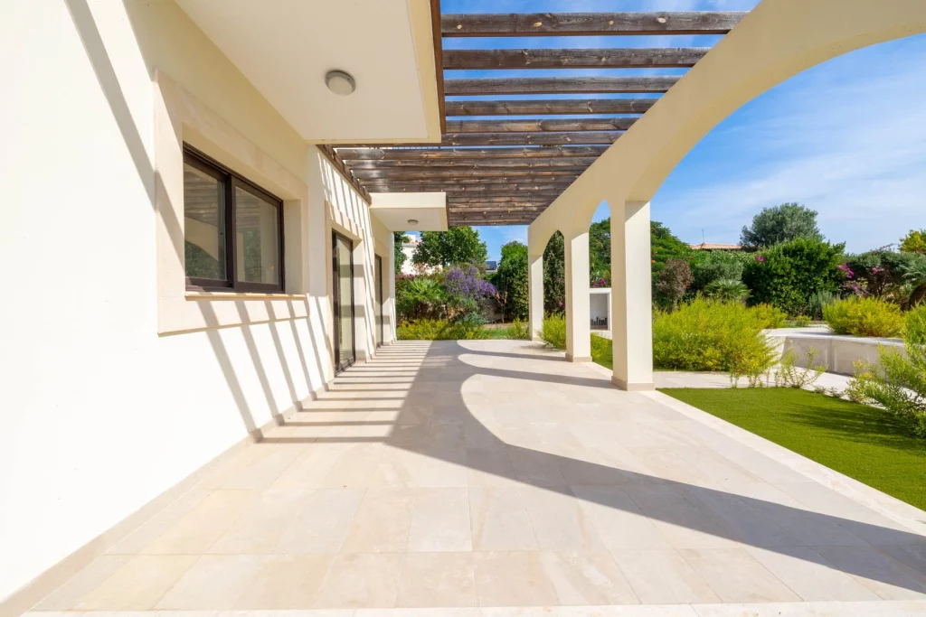 4-bed villa with pool and sea views in Kouklia photo 26