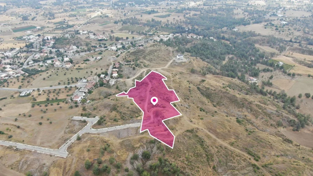 15,385m² Plot for Sale in Mathiatis, Nicosia District