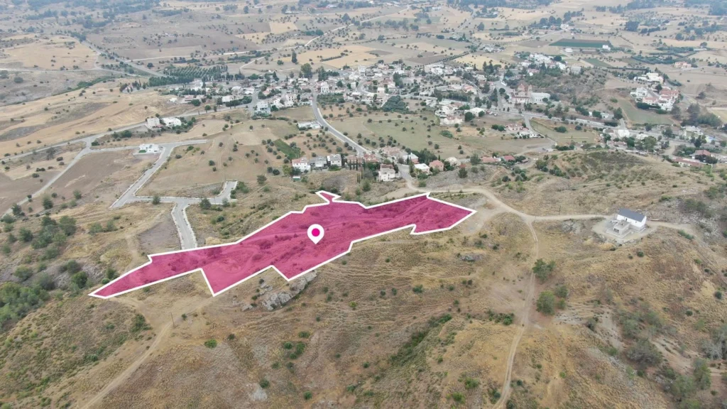 15,385m² Plot for Sale in Mathiatis, Nicosia District