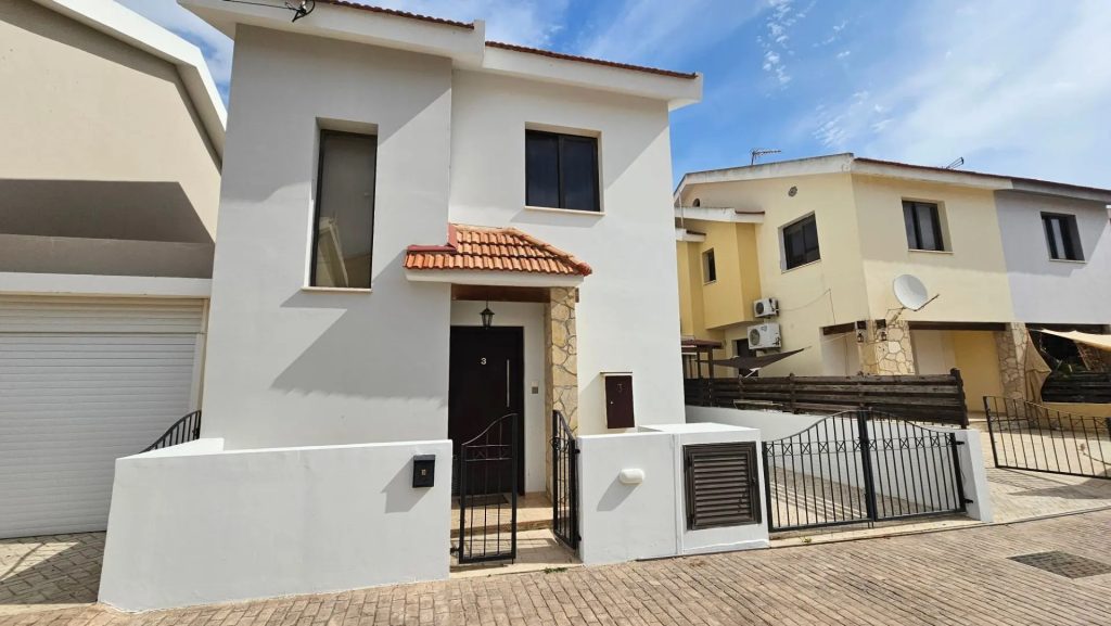 2-bed detached house with pool access in Pyla, Larnaca photo 14