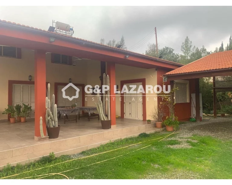 305m² Building for Sale in Limnatis, Limassol District