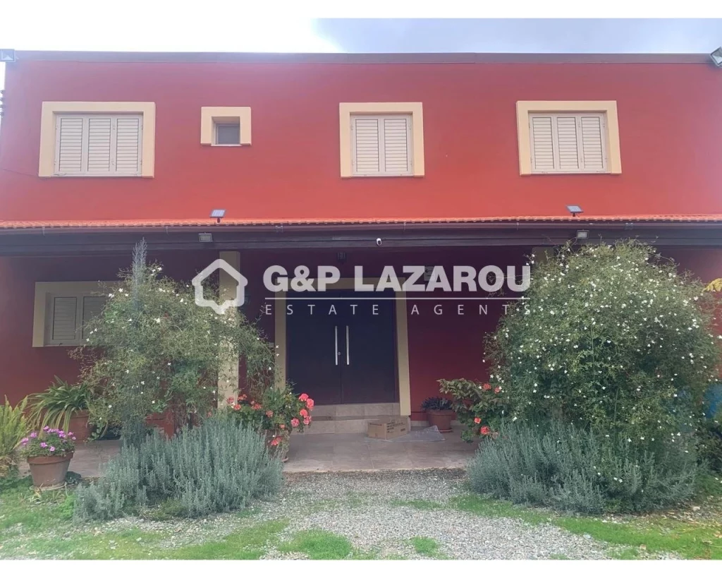 305m² Building for Sale in Limnatis, Limassol District