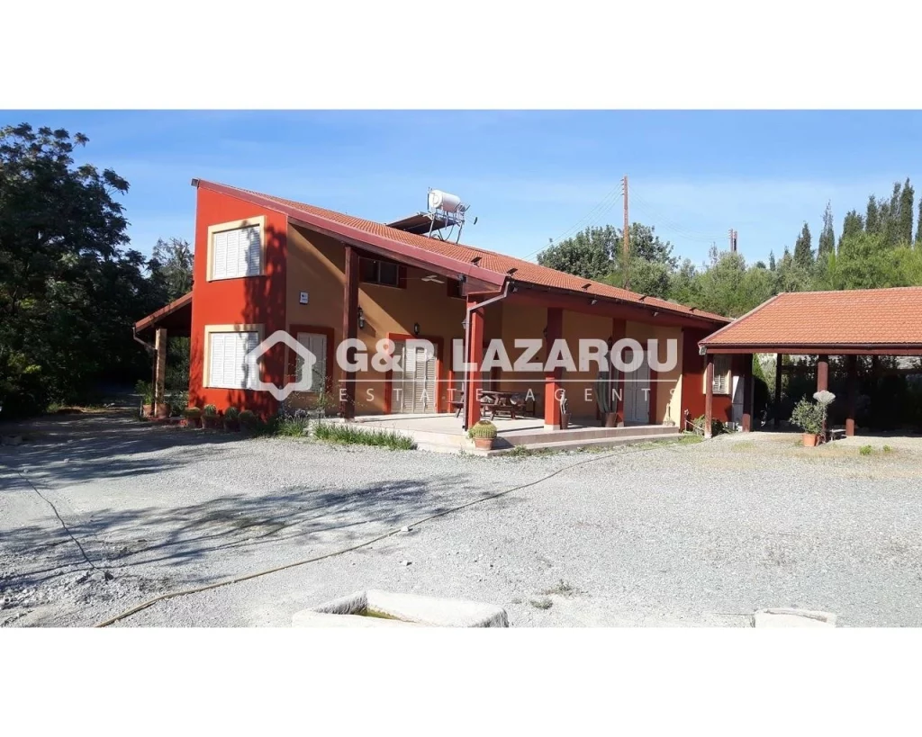 305m² Building for Sale in Limnatis, Limassol District