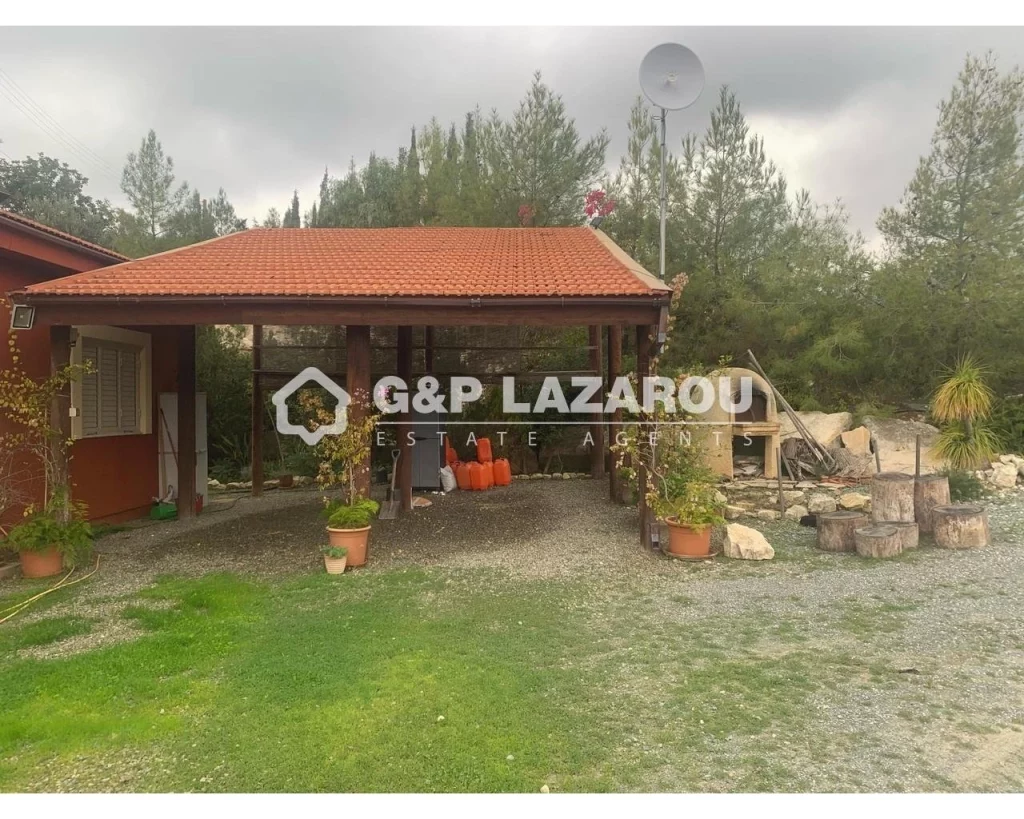 305m² Building for Sale in Limnatis, Limassol District