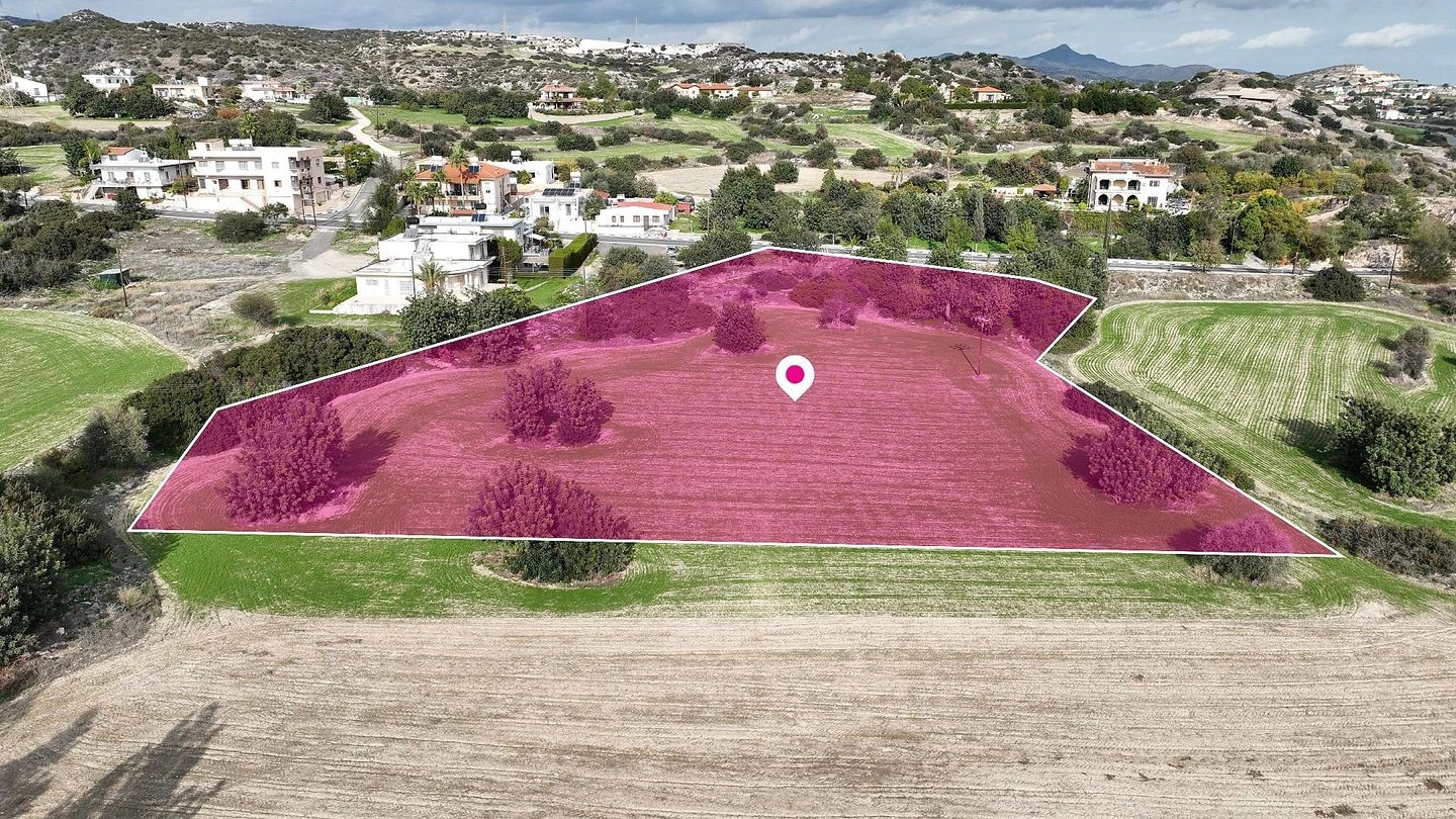 7,293m² Plot for Sale in Choirokoitia, Larnaca District