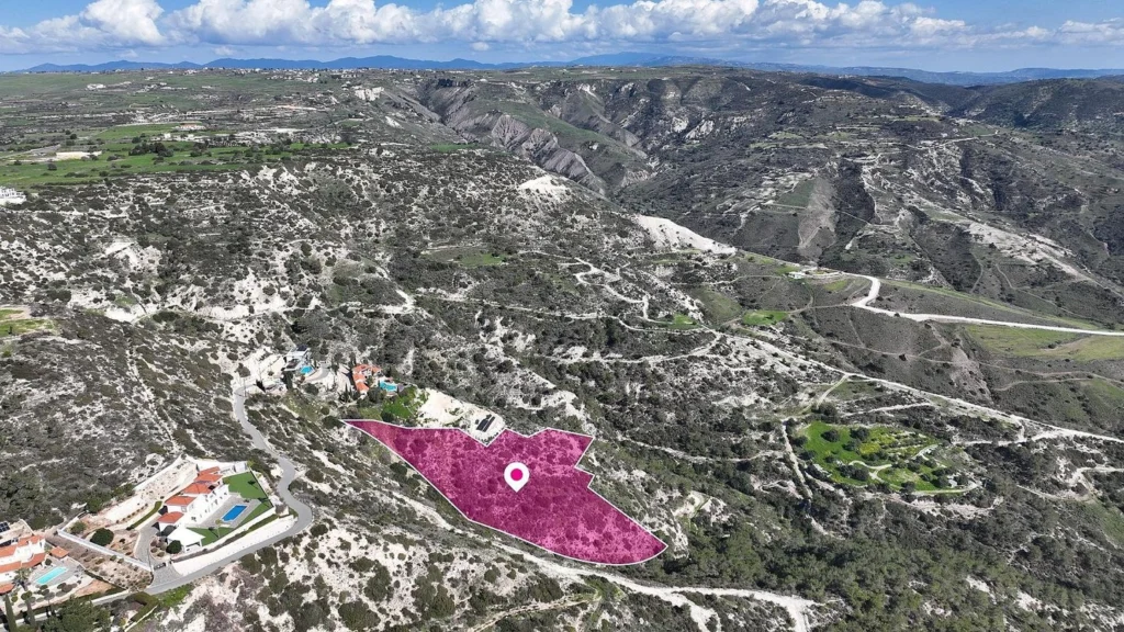 11,037m² Plot for Sale in Peyia, Paphos District