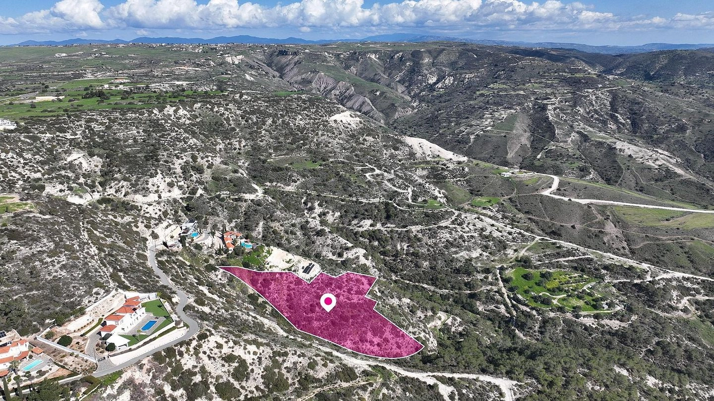 11,037m² Plot for Sale in Peyia, Paphos District