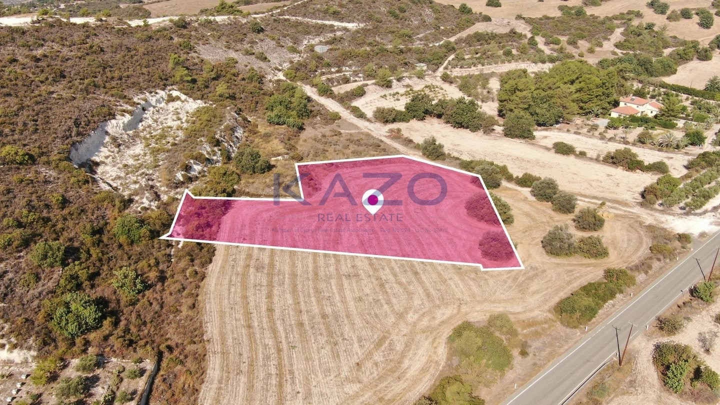 4,348m² Plot for Sale in Vavla, Larnaca District