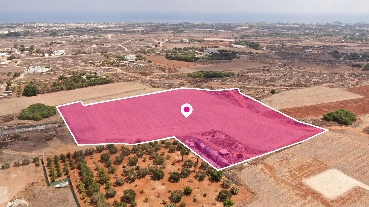18,584m² Plot for Sale in Paralimni, Famagusta District
