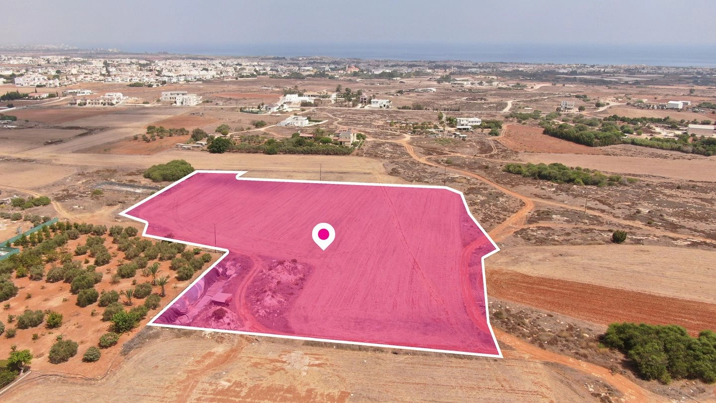 18,584m² Plot for Sale in Paralimni, Famagusta District