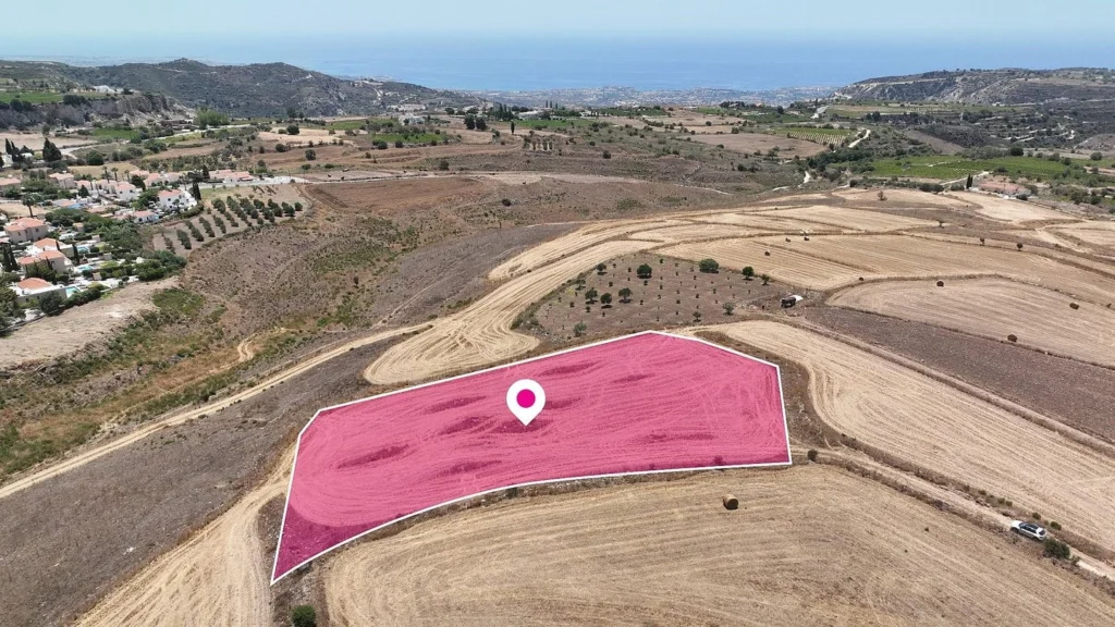 5,352m² Plot for Sale in Kathikas, Paphos District