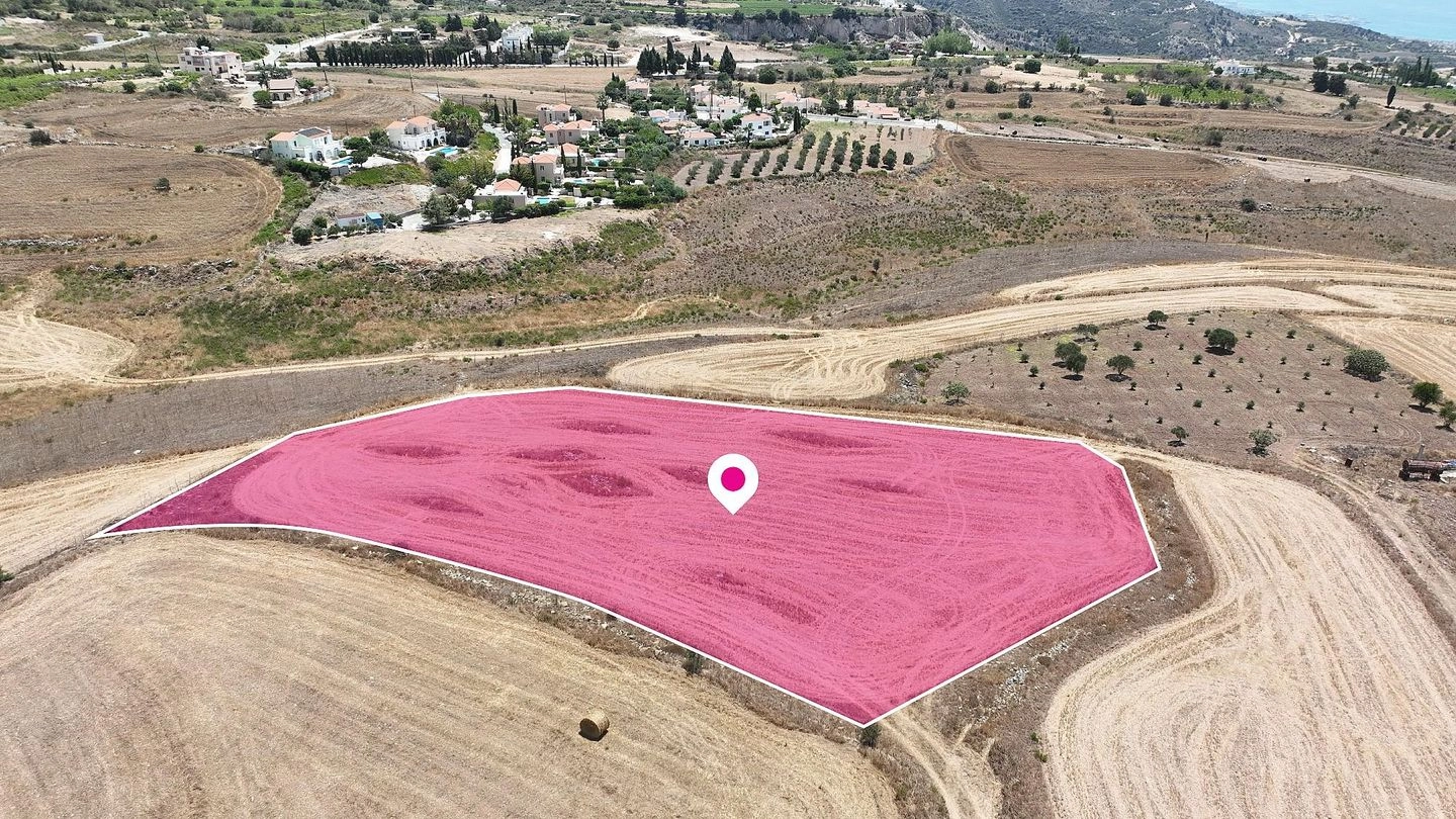 5,352m² Plot for Sale in Kathikas, Paphos District