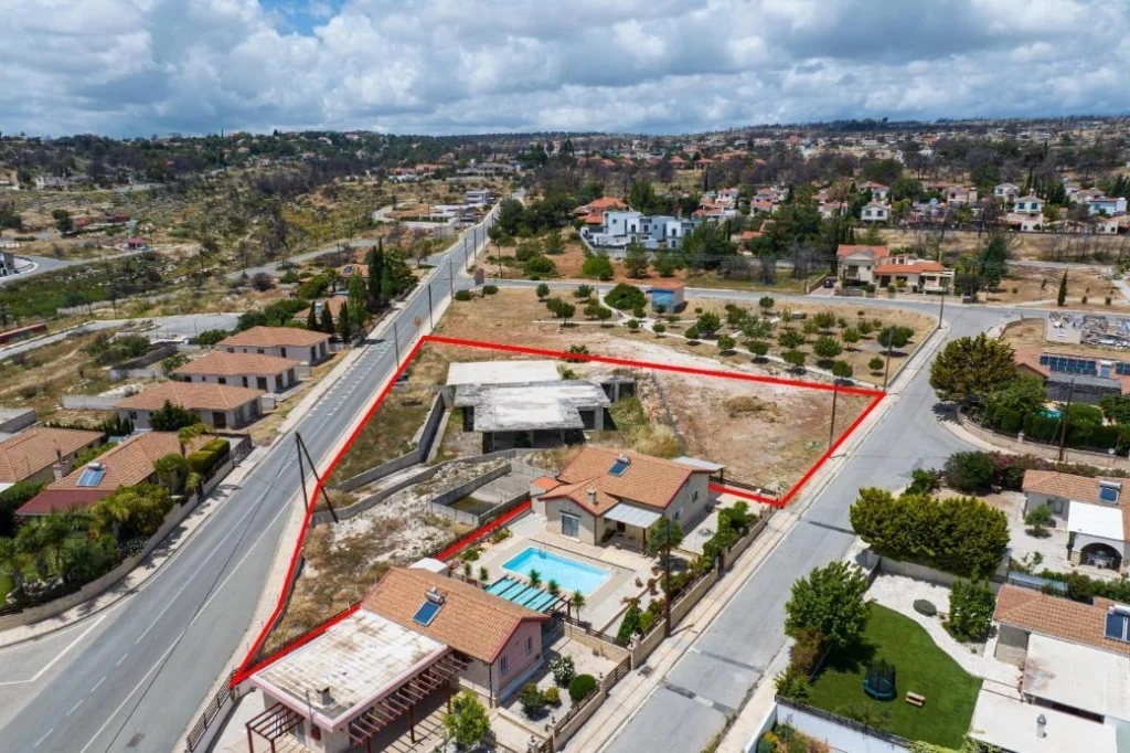 3,040m² Plot for Sale in Souni, Limassol District