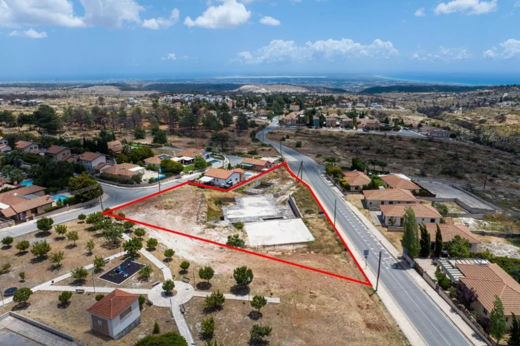 3,040m² Plot for Sale in Souni, Limassol District