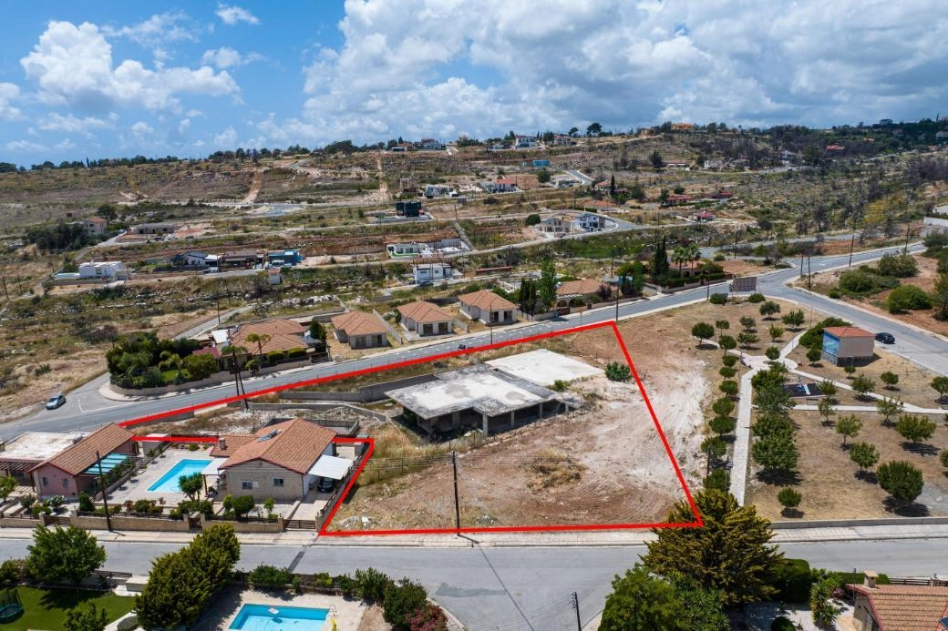 3,040m² Plot for Sale in Souni, Limassol District