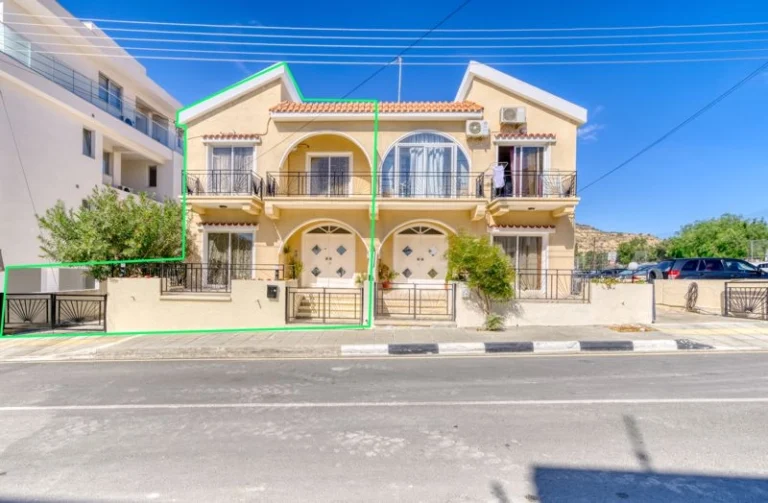 4 Bedroom House for Sale in Oroklini, Larnaca District