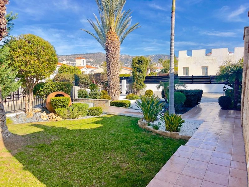 3 Bedroom House for Sale in Peyia, Paphos District