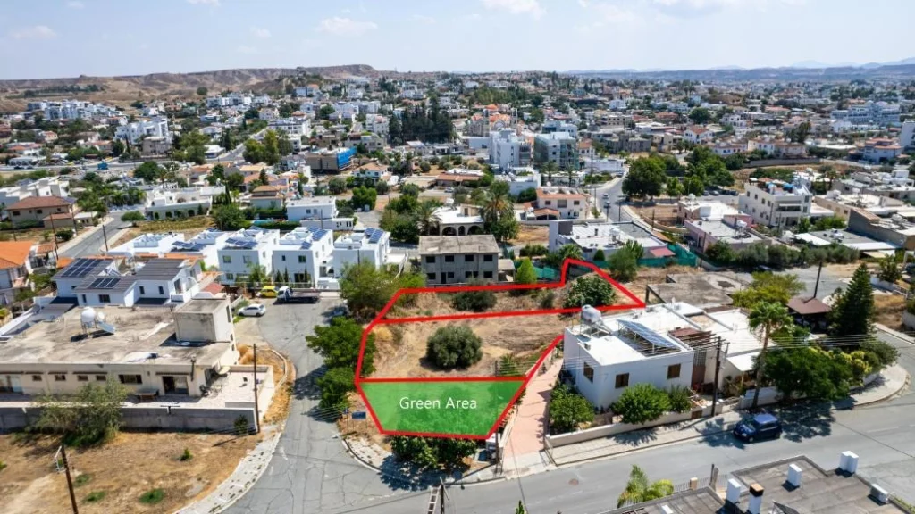 1,392m² Plot for Sale in Tseri, Nicosia District