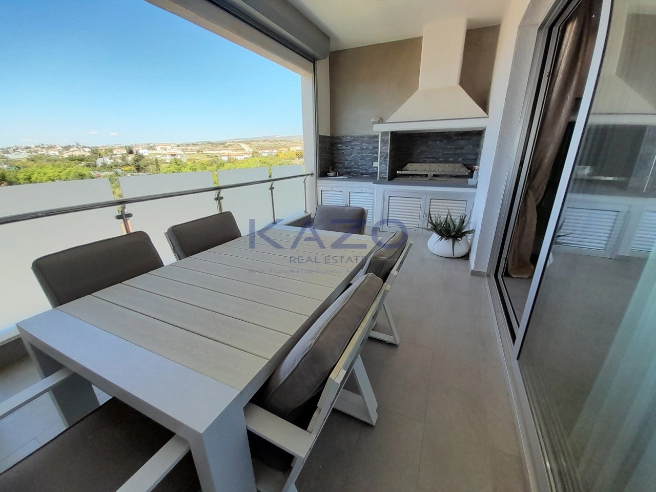 4 Bedroom Apartment for Sale in Agios Tychonas, Limassol District