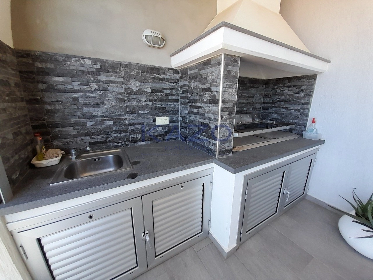 4 Bedroom Apartment for Sale in Agios Tychonas, Limassol District